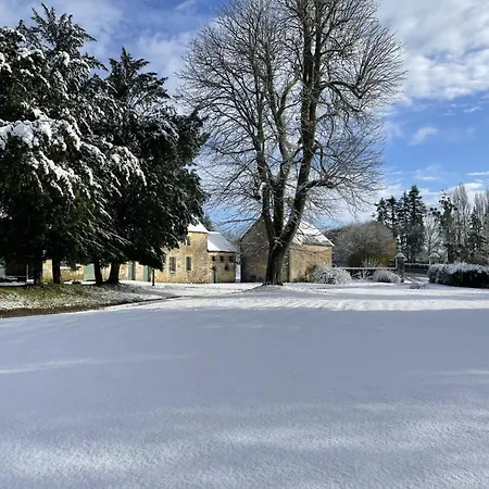 Chateau Elegant Avec Grand Parc, Animaux, Cheminee, Jeux, Et Confort Dans Le Perche - Fr-1-497-102 * Bellavilliers