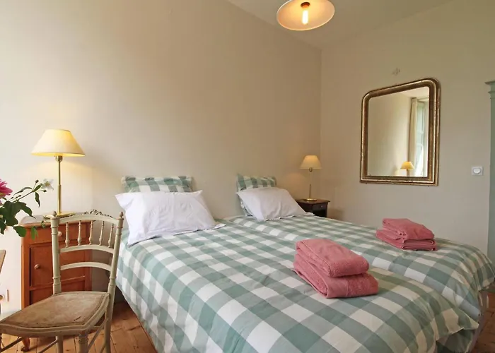 Vivez Le Charme Du Château Avec Wifi à - Fr-1-497-102 Hébergement de vacances *